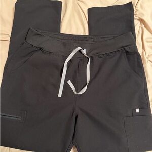 Black Figs Scrub set